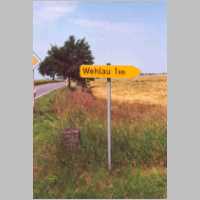 590-1016 Wehlau in Sachsen-Anhalt 2002. Etwa 40 km noerdlich von Leipzig steht dieses Hinweisschild an der Landstrasse.jpg